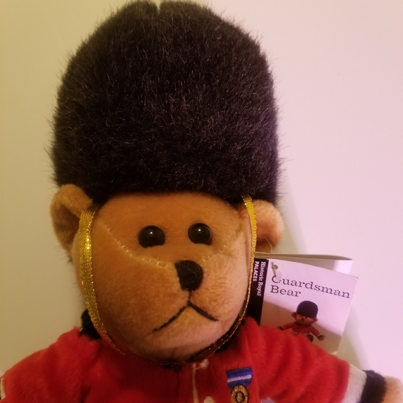 593G NWT Plush Soft Stuffed Tower of London Guardsman Bear Authentic Collectible - Picture 4 of 12